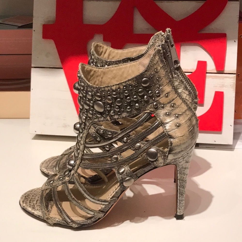 Shoes - Picture 2 of 4